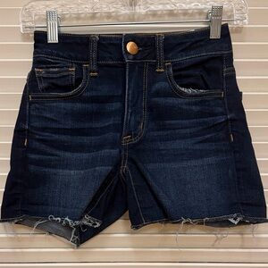 American Eagle Outfitters Denim Frayed Hem Shorts in Dark Wash, Size 00, EUC